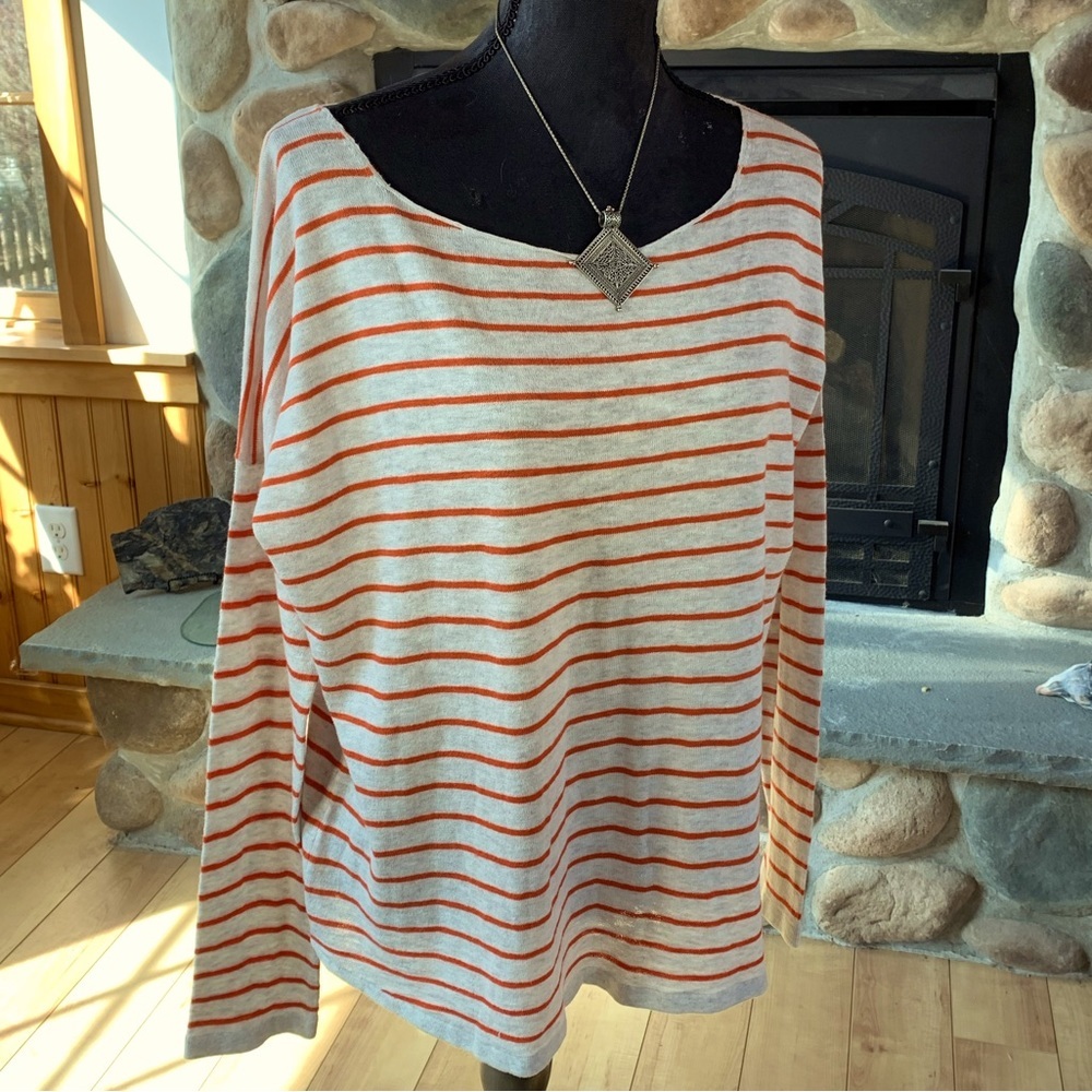 New without tags striped popover